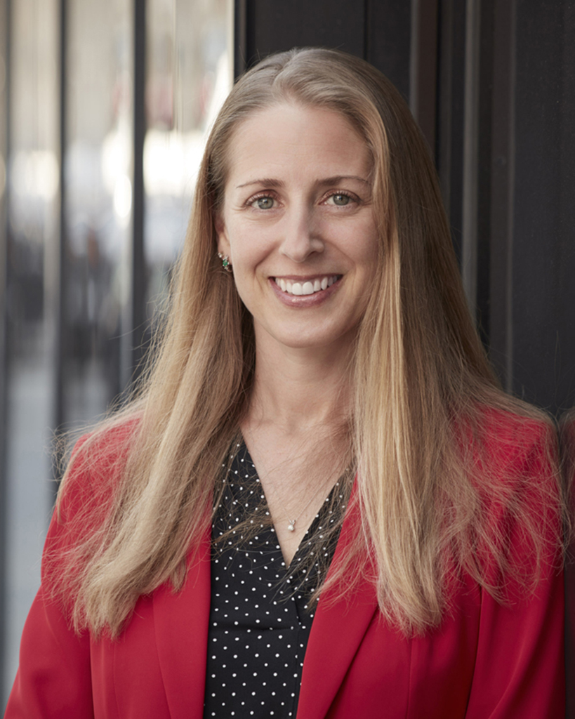 <b>Tracey Smith</b><br>Accounting Manager</br>